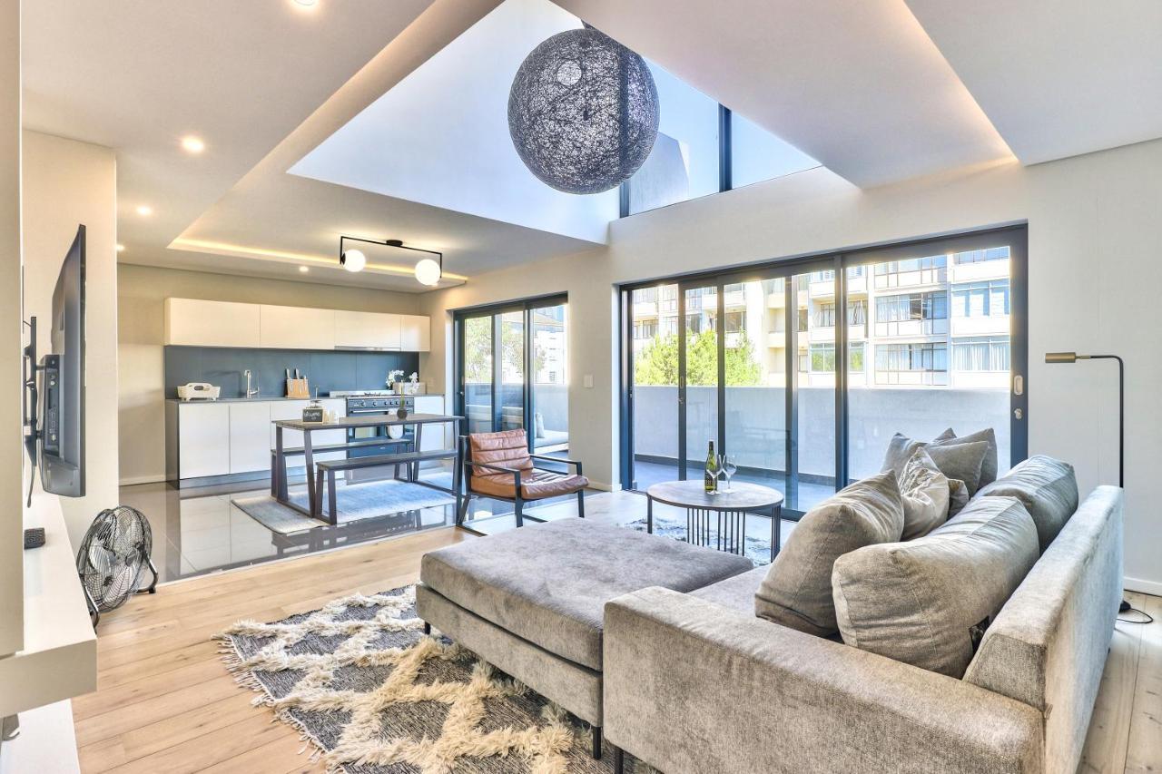 Holiday home Stylish, Chic Two Bed In Sea Point W Parking&pool Cape Town