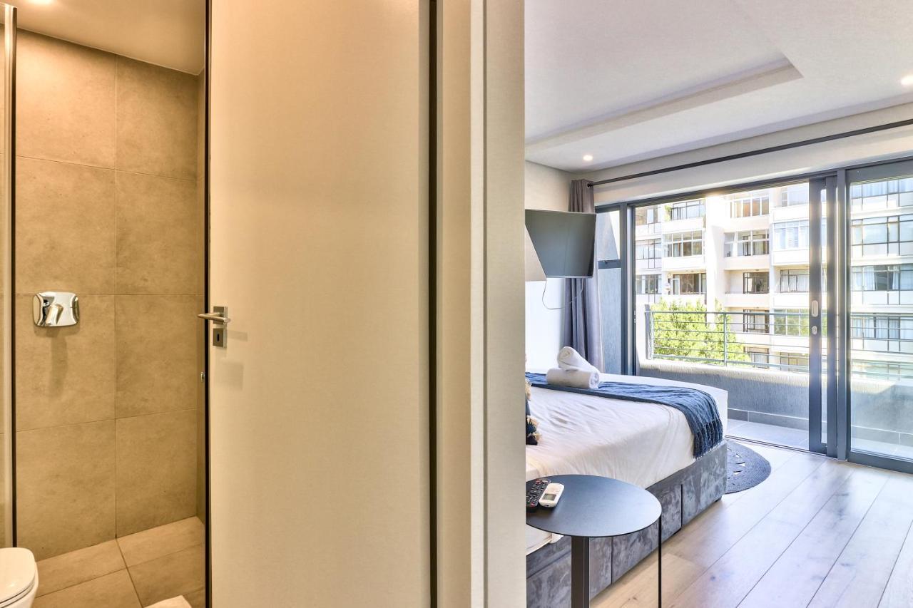 Holiday home Stylish, Chic Two Bed In Sea Point W Parking&pool Cape Town