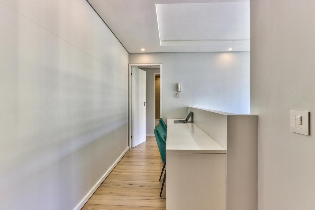 Stylish, Chic Two Bed In Sea Point W Parking&pool * Cape Town