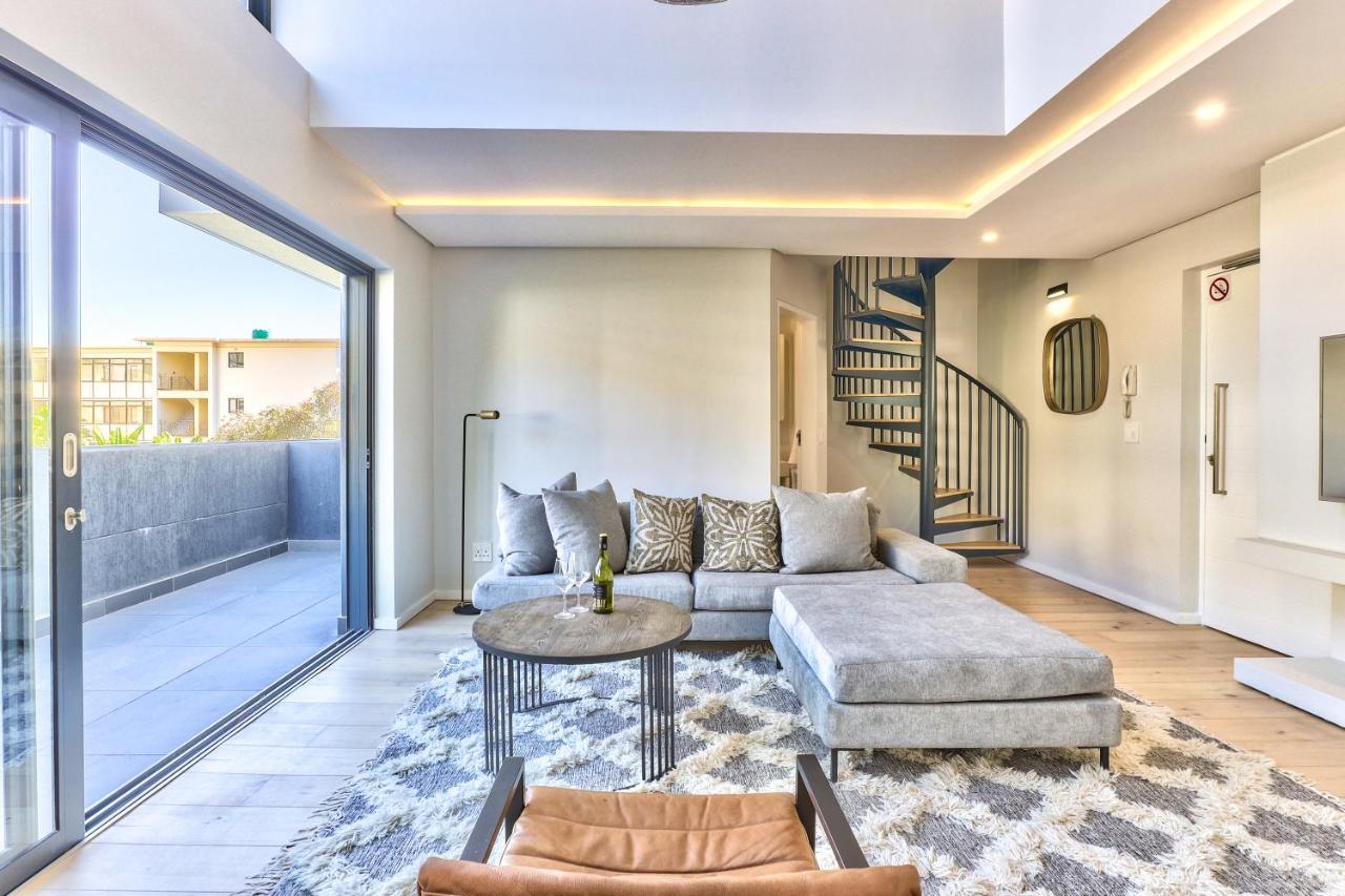 Stylish, Chic Two Bed In Sea Point W Parking&pool Holiday home
